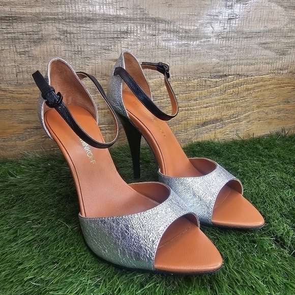 Rebecca Minkoff Ellie Silver Crushed Metal -Silver Sz 7 - Picture 1 of 11